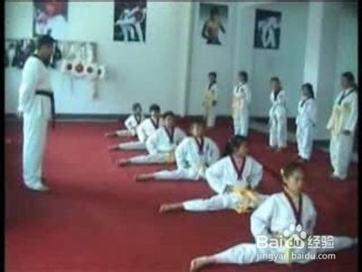 劈叉如何进行正确的练习