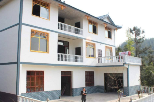 农村房子尖顶高度怎么确定？根据什么