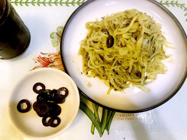 橄榄菜凉拌脆口土豆丝