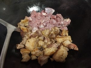 牛肉炖萝卜的做法