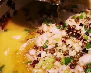 手把手教你一道夏季开胃快手菜：酸汤豆腐沸腾鱼