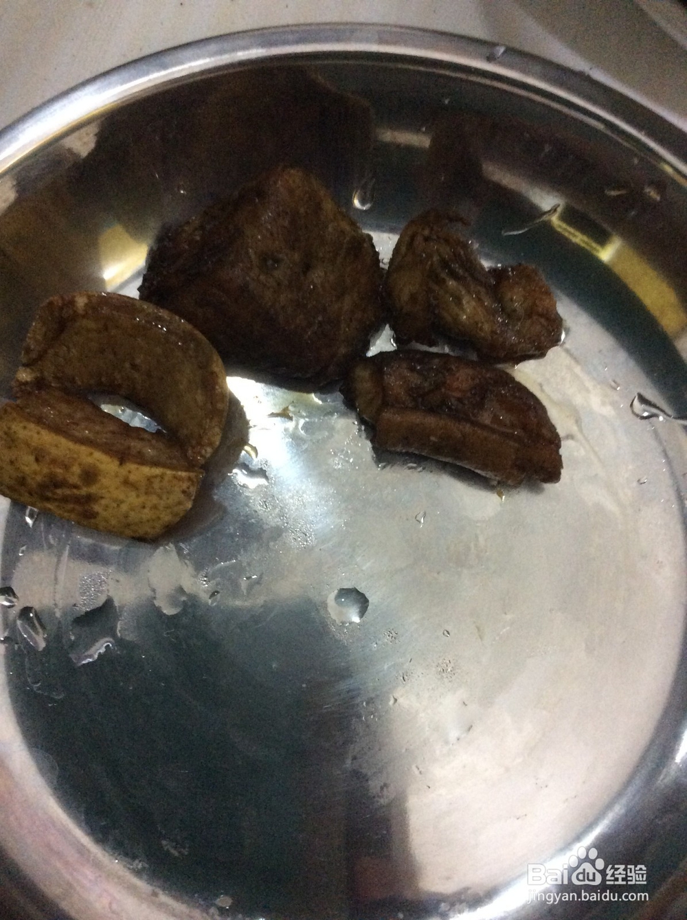 如何给新铸铁锅开锅，新铸铁锅的开锅方法