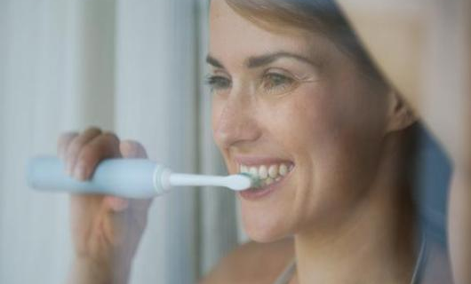 电动牙刷比普通牙刷更好吗