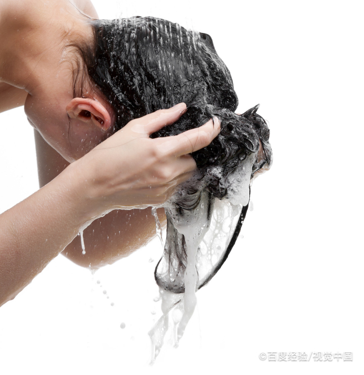 头发被梳子缠住了怎么解开