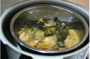 请问梅林清蒸猪肉罐头的做法