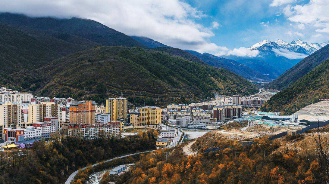 康定是哪个省的城市