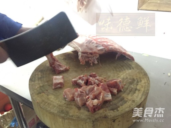 砂锅排骨炖玉米汤