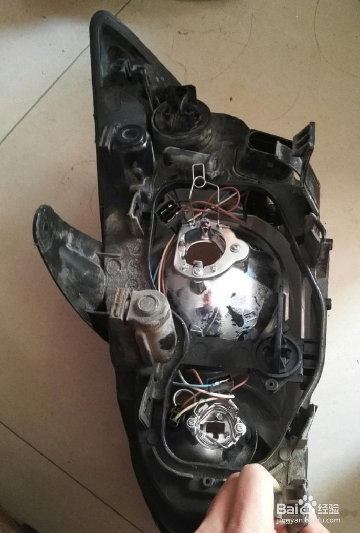 经典福克斯大灯镜面怎么拆