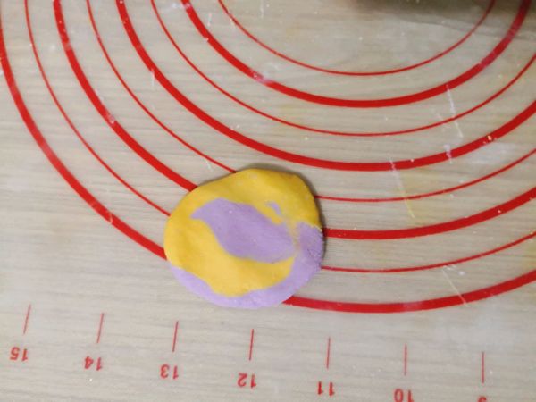 双色黑芝麻汤圆