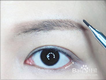 平眉妆的化妆技巧