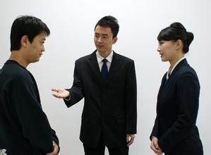 为他人作介绍时应遵循哪些介绍顺序的原则