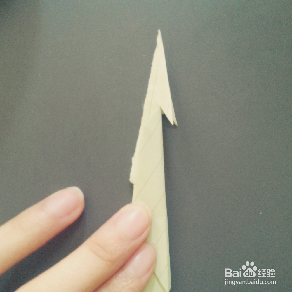 和小朋友一起用废纸折动物吧：[5]折长颈鹿