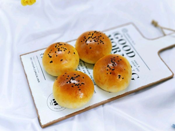 经典黑芝麻豆沙小面包