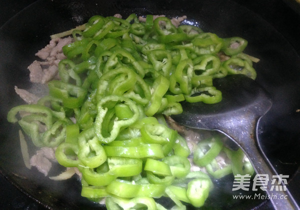 辣椒炒肉丝的做法