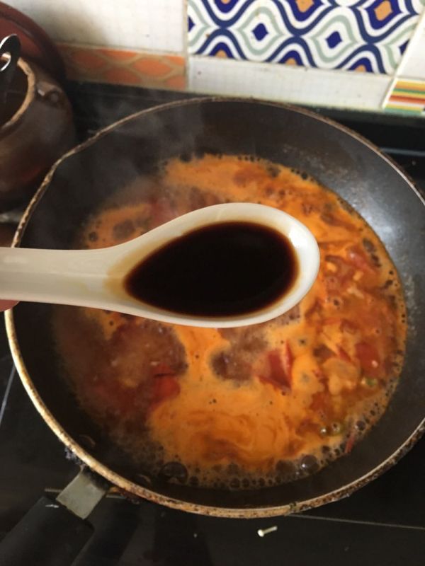 金针菇酸汤肥牛卷