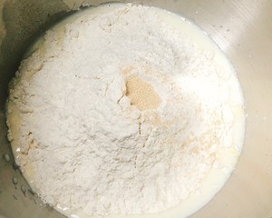 奶香小面包的做法