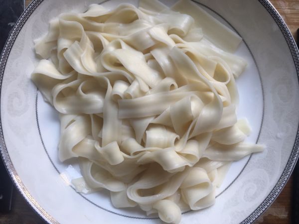 卷心菜鸡蛋炒面