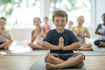 瑜伽可以帮助孩子们应对压力