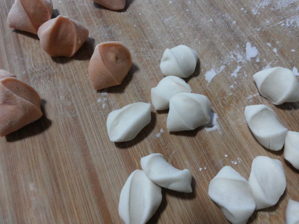 鸡肉核桃仁水饺