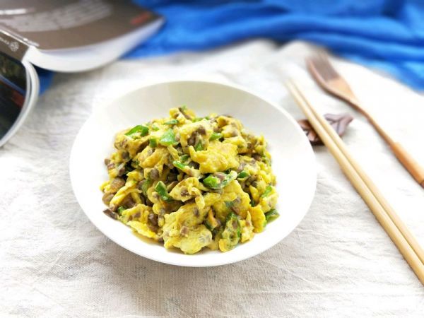 茶树菇青椒炒蛋