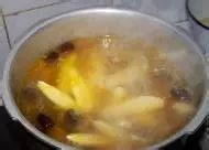 羊肚菌炖鸭汤的做法