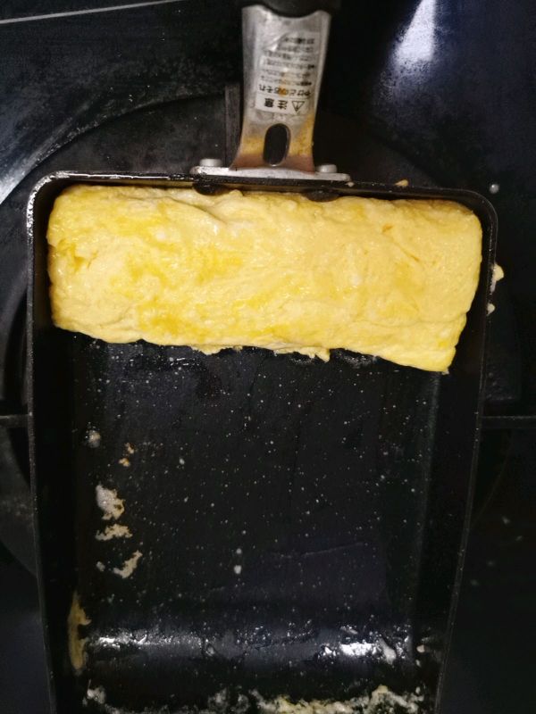 三文鱼牛油果寿司卷