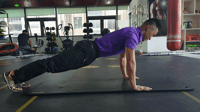 俯卧撑做不了几个怎么办