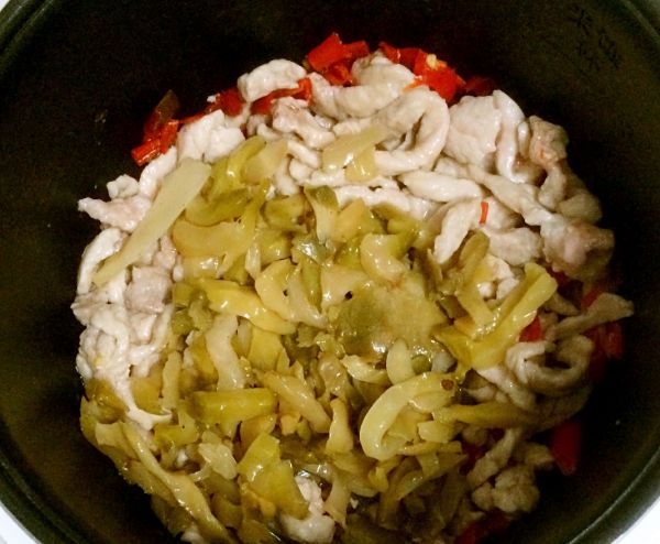 剁椒榨菜肉丝面