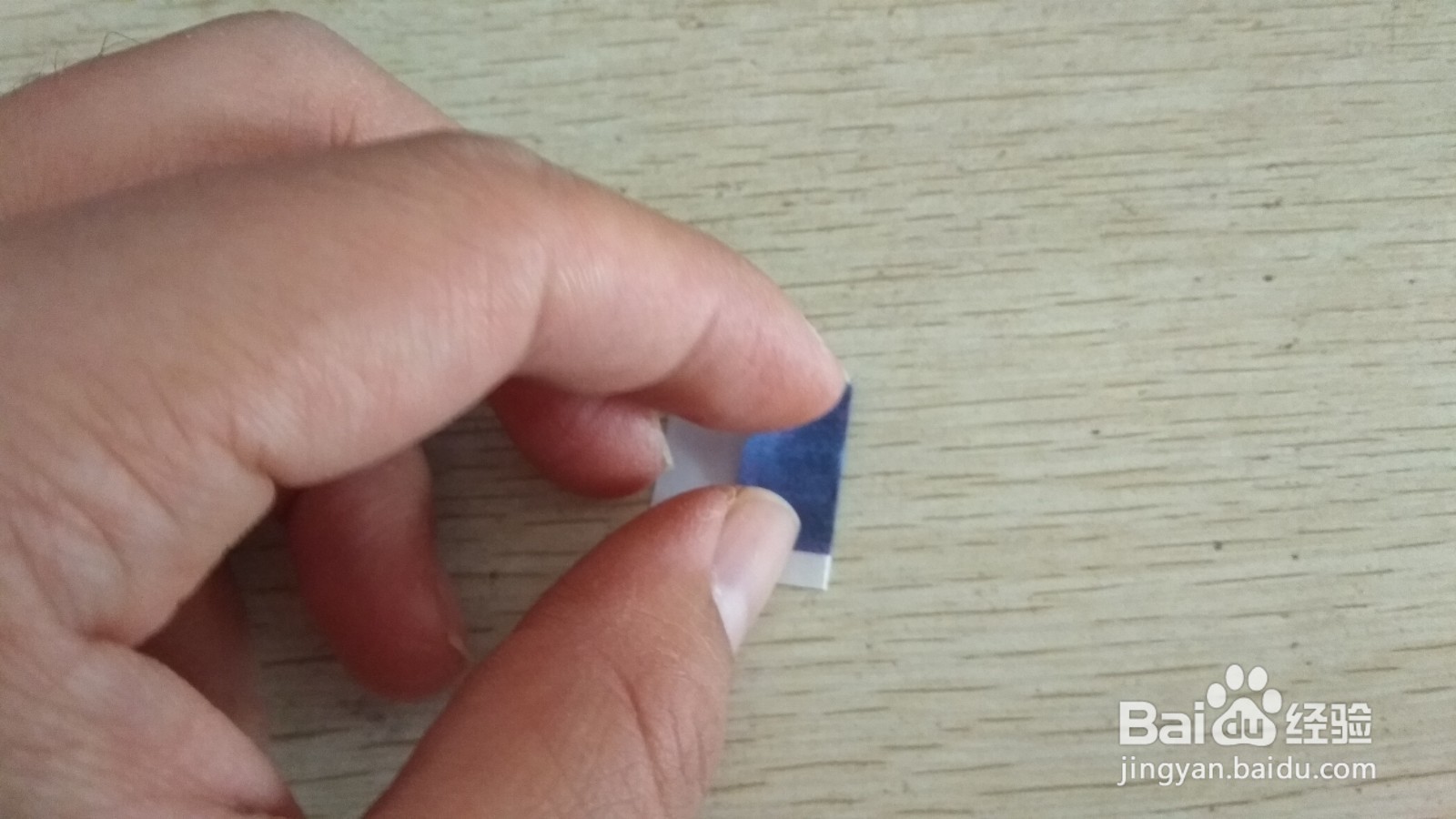 如何用一个长方形纸条做简易的中性笔的支架