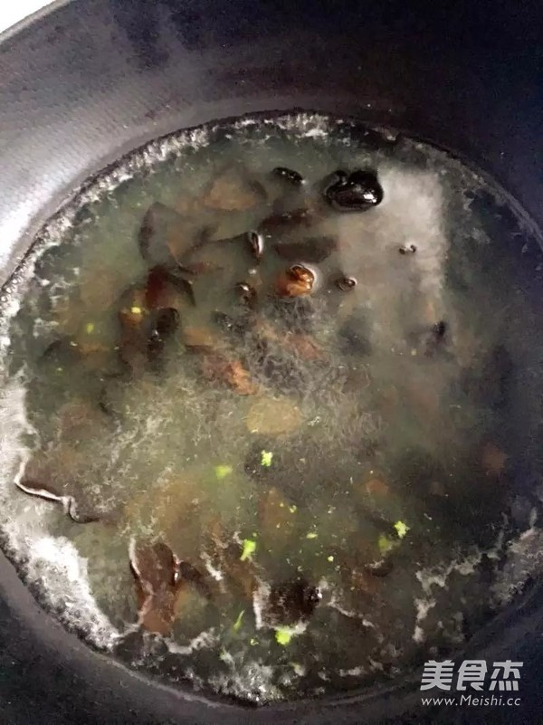 蒜蓉西兰花拌木耳