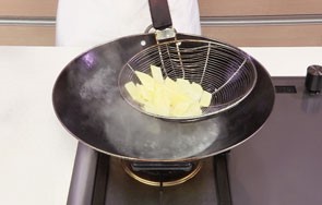 美味的土豆炒西红柿