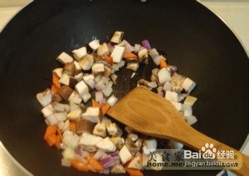 奶香肉肠烤米饭