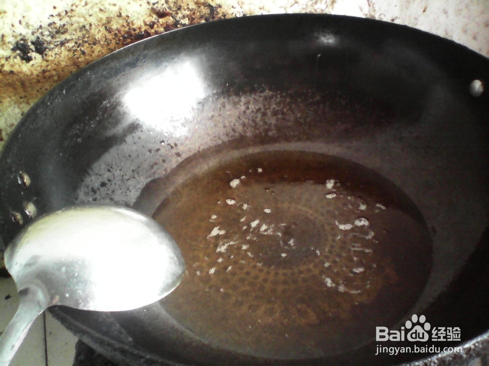 农家小院油炸知了猴美味可口