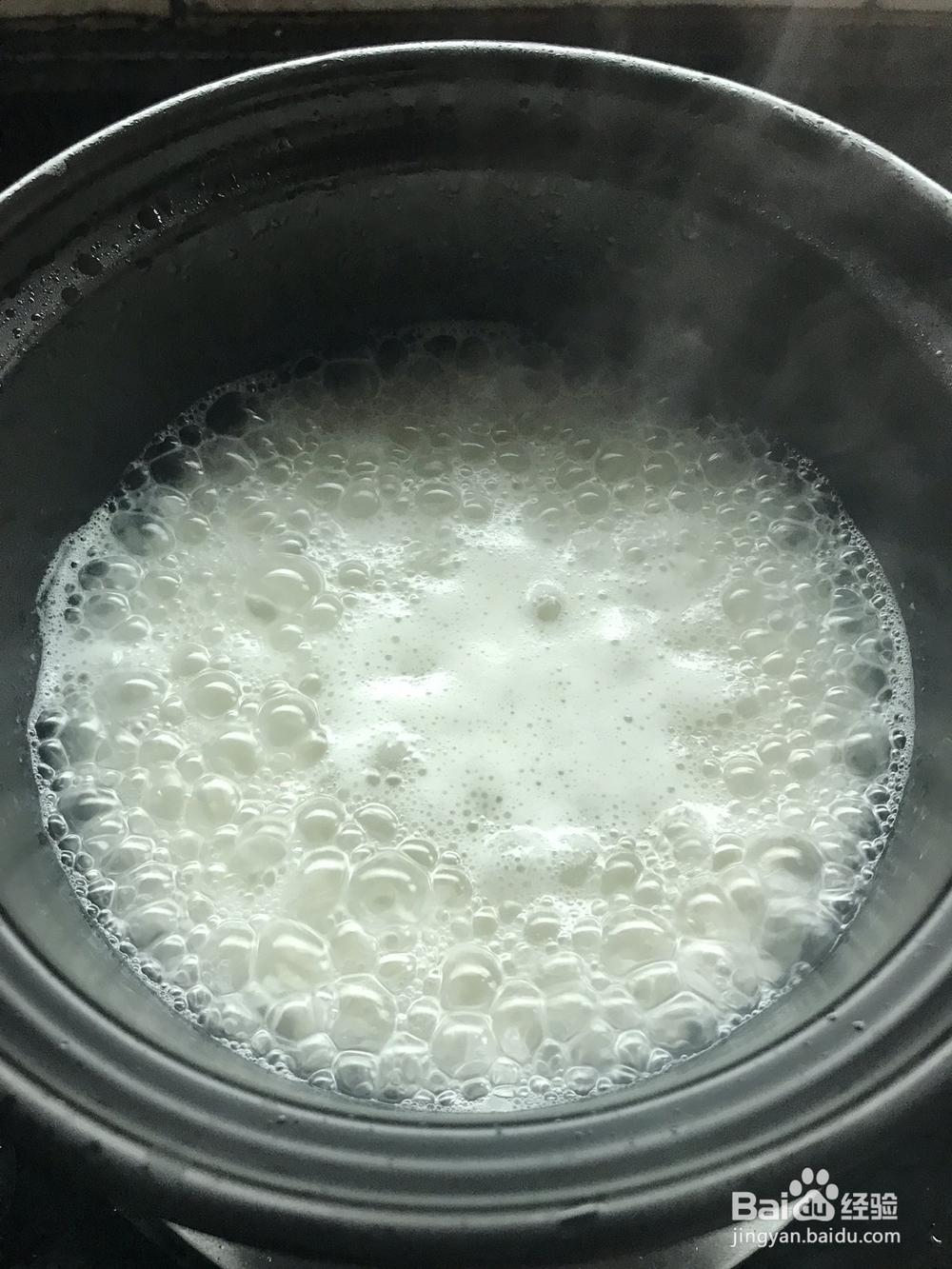 广式腊肠煲仔饭简单得很的家常做法