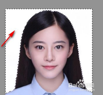 如何将照片底色变成蓝色