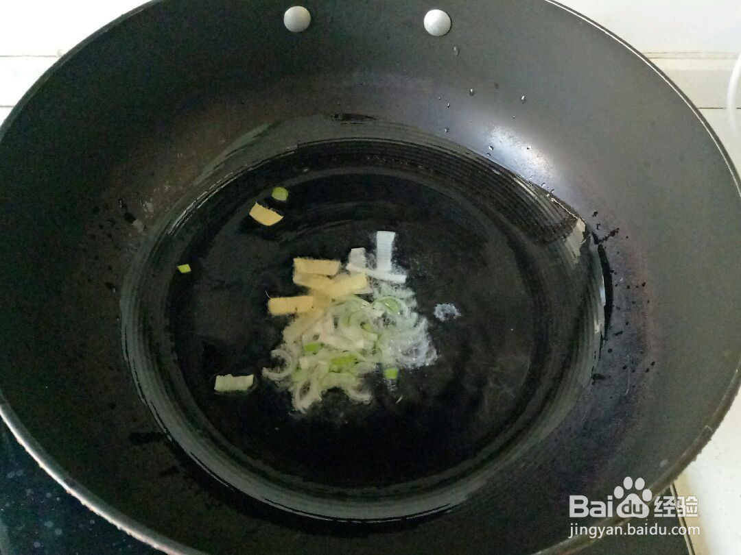蘑菇炖豆腐的做法