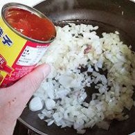 制作番茄沙丁鱼意面