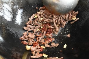 养生食补干煸牛肉丝