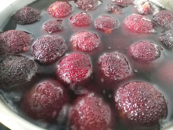 荔枝杨梅冰糖饮