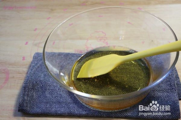 广式黑芝麻莲蓉月饼