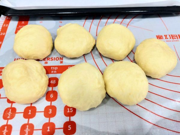 培根蔬菜沙拉面包