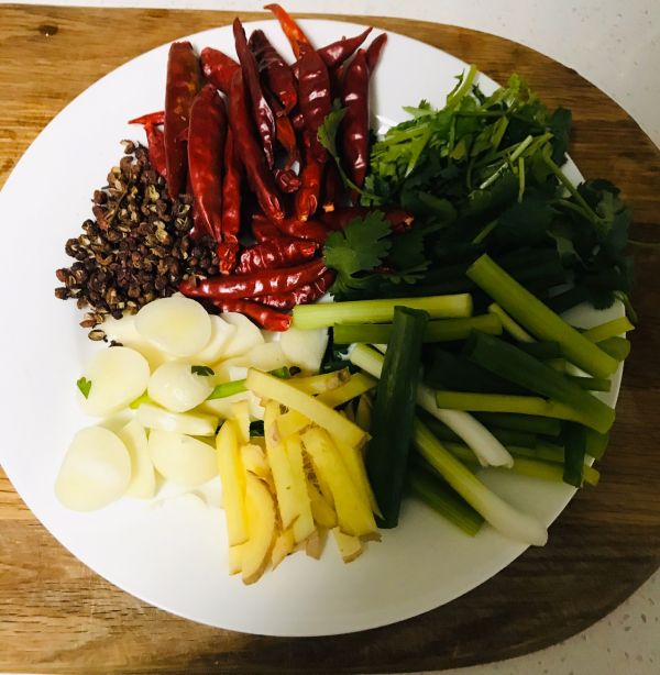 油而不腻炒辣子鸡