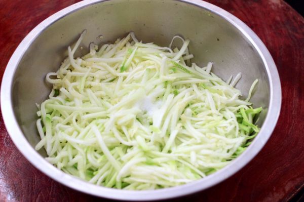 #美食视频挑战赛#鹅蛋扇贝西葫芦蒸包