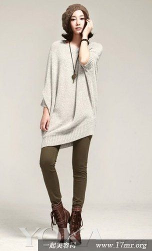 秋冬短裙怎样和靴子搭配