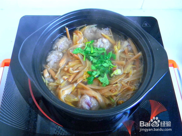 黄花菜肉丸汤的制作方法