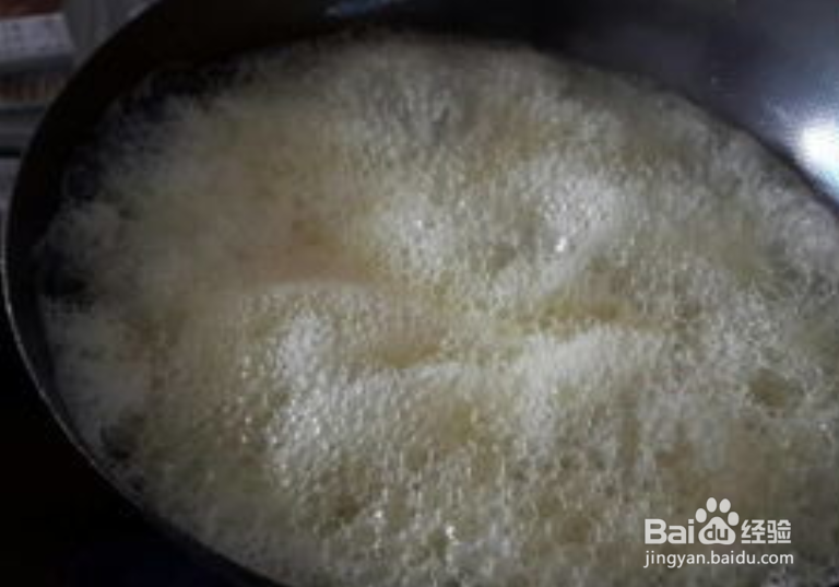 炒猪肉出现大量泡沫还能吃么