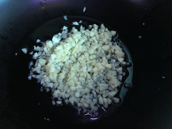 八宝酱蒜蓉粉丝金针菇