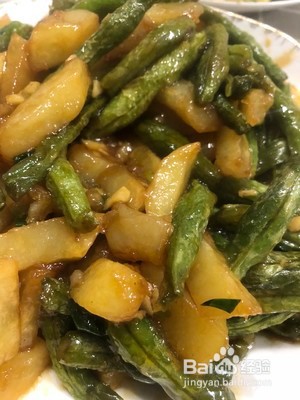 红烧豆角土豆条的做法
