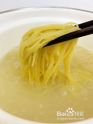 健康养生佳品冬瓜虾碎小米面条的做法