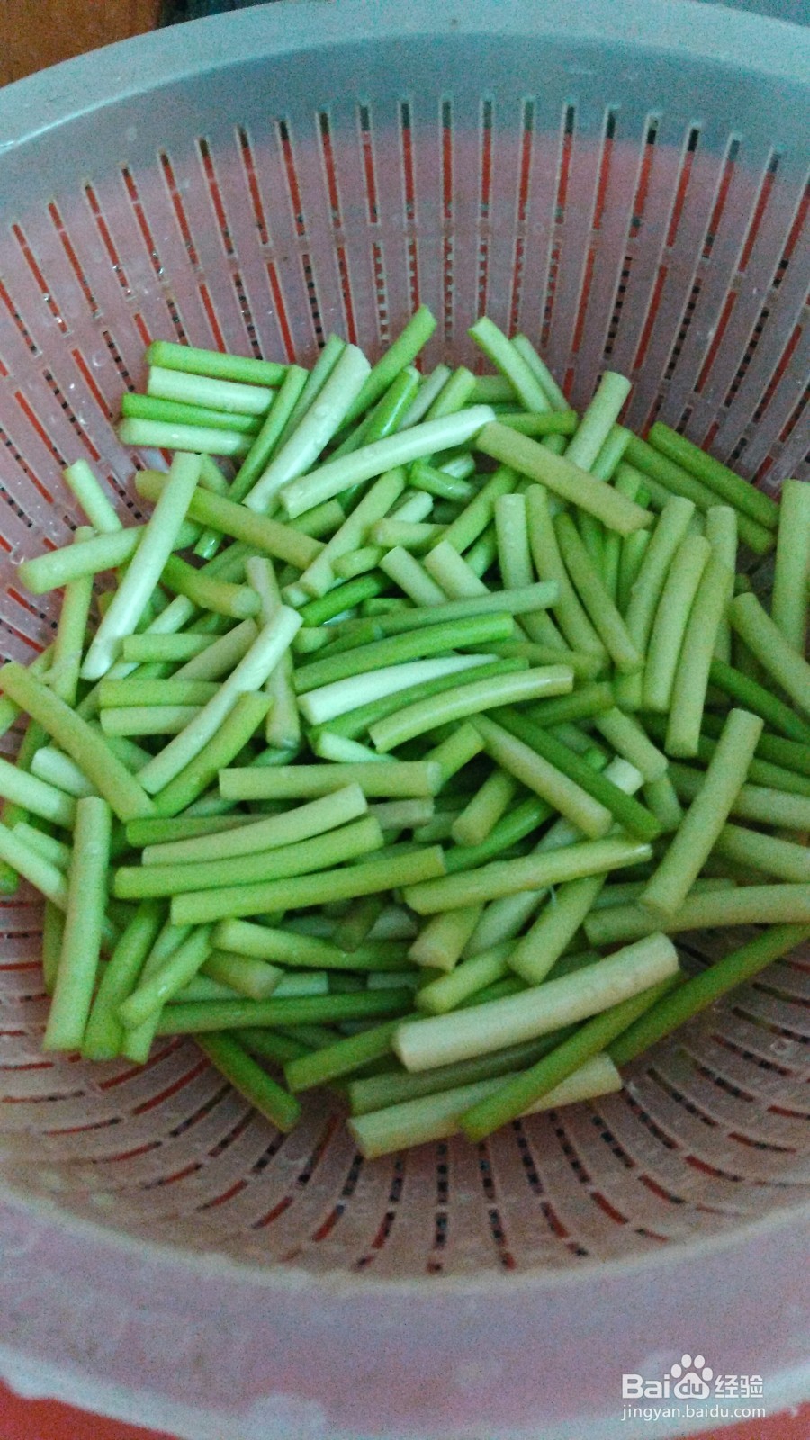 怎样做肉条炒蒜苔好吃？